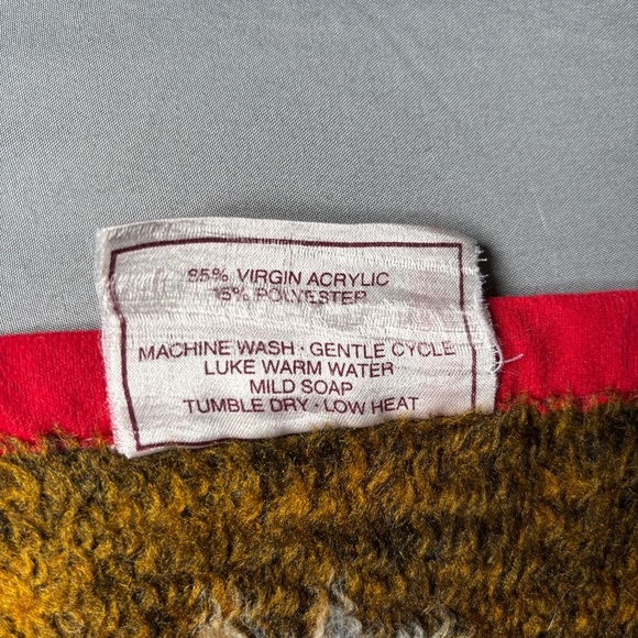 Vintage Biederlack of America Minnie Mouse Red and White Blanket with Pocket - Picture 7 of 10